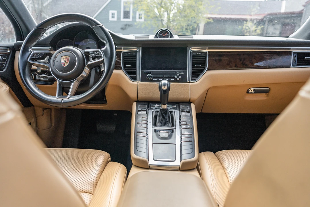 2017 Porsche Macan S - Image 18 of 31