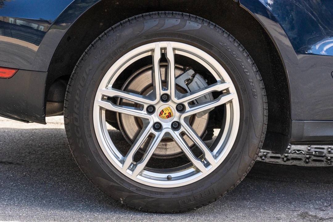 2017 Porsche Macan S - Image 16 of 31