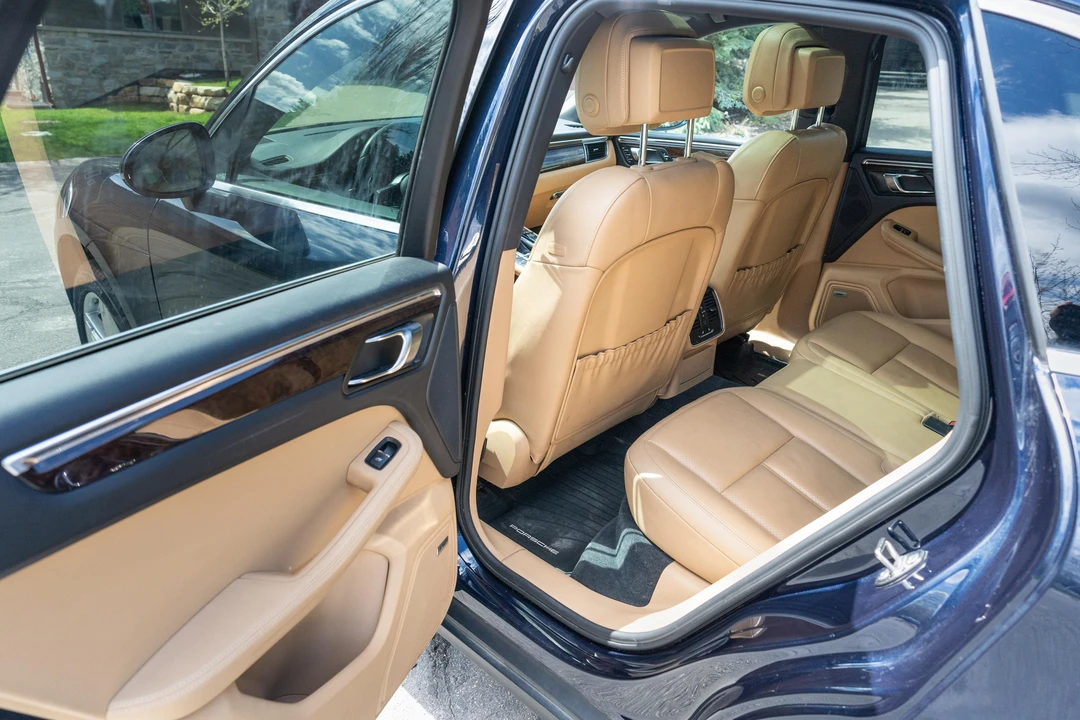 2017 Porsche Macan S - Image 24 of 31
