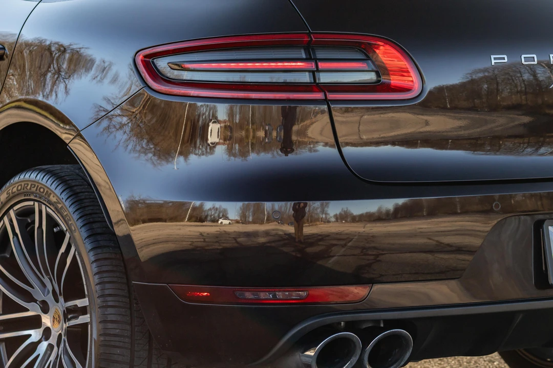 2017 Porsche Macan S - Image 25 of 31