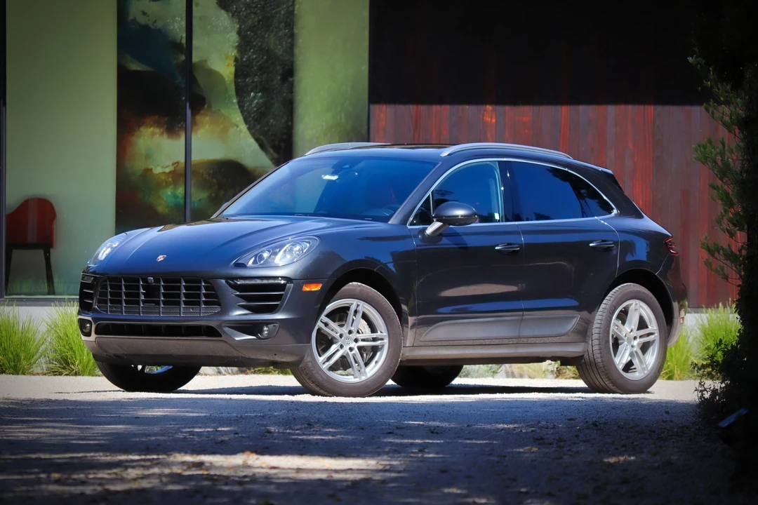 2017 Porsche Macan S - Image 2 of 31
