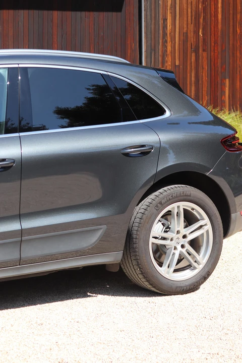 2017 Porsche Macan S - Image 17 of 31