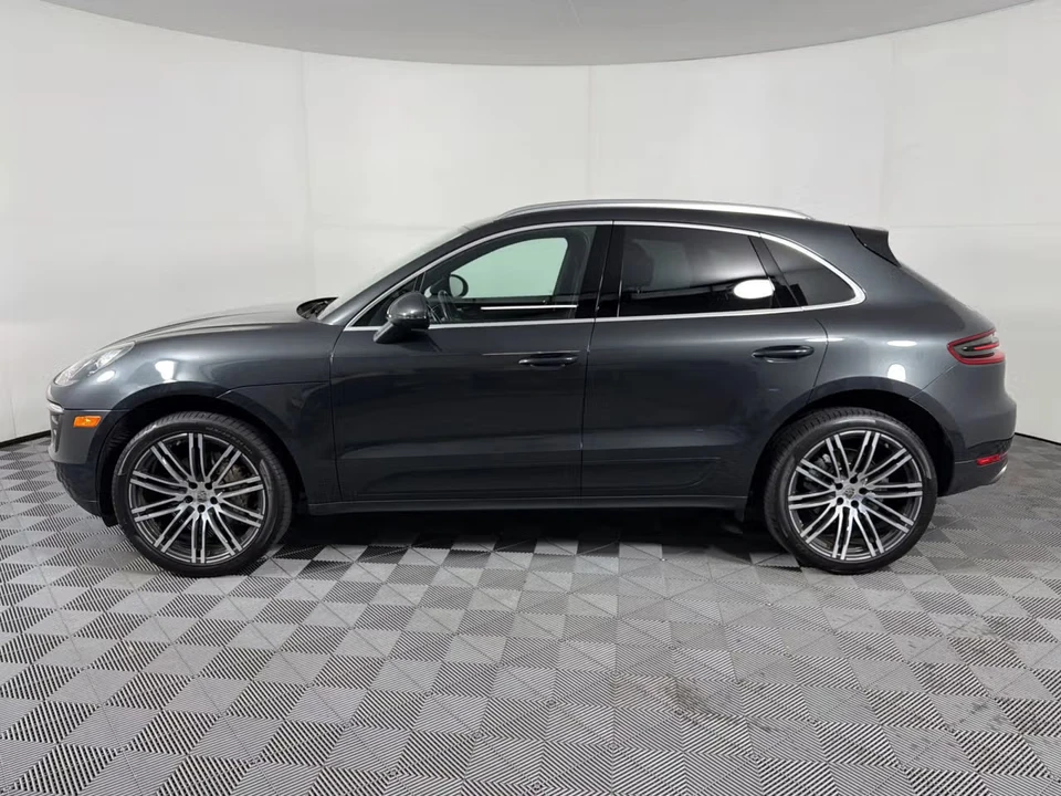 2017 Porsche Macan - Image 12 of 31
