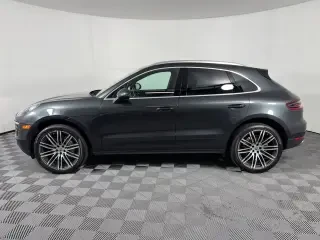 2017 Porsche Macan - Image 13 of 31