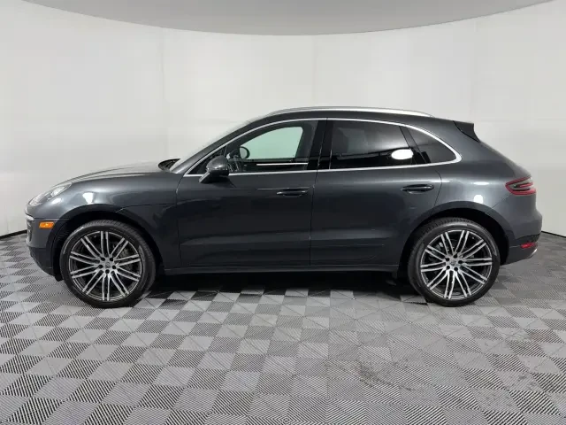 2017 Porsche Macan - Image 14 of 31