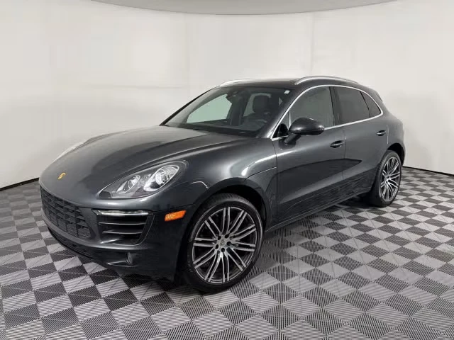 2017 Porsche Macan - Image 2 of 31