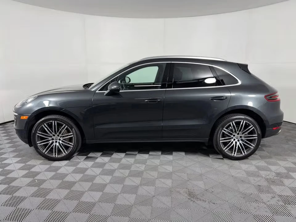 2017 Porsche Macan - Image 11 of 31