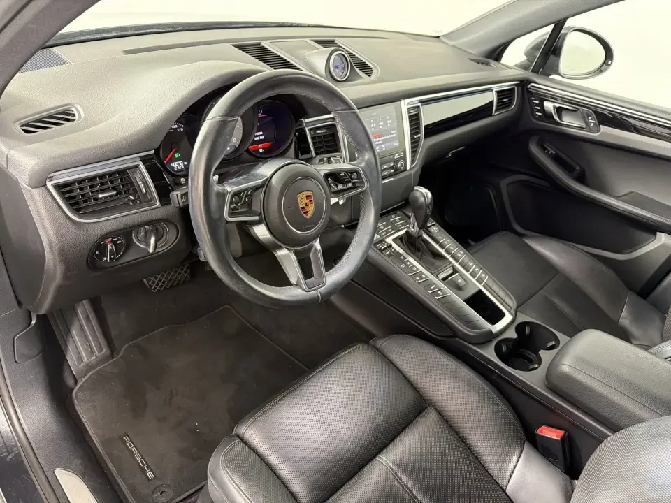 2017 Porsche Macan - Image 31 of 31