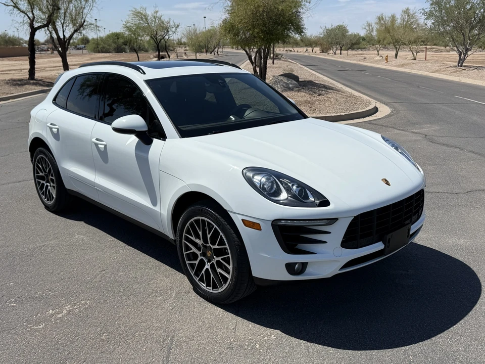 2017 Porsche Macan S - Image 2 of 31