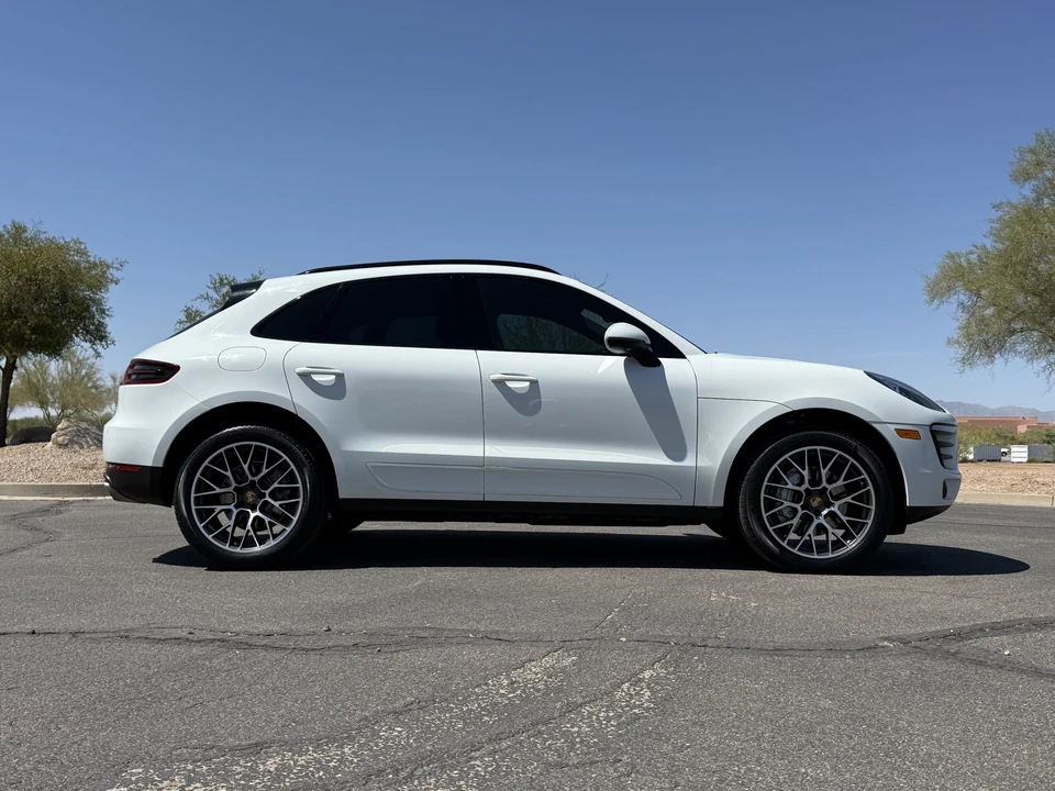 2017 Porsche Macan S - Image 12 of 31