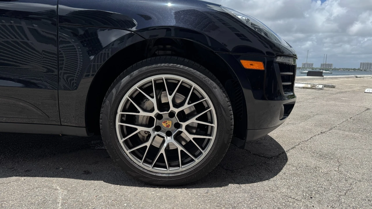 2017 Porsche Macan S - Image 5 of 9