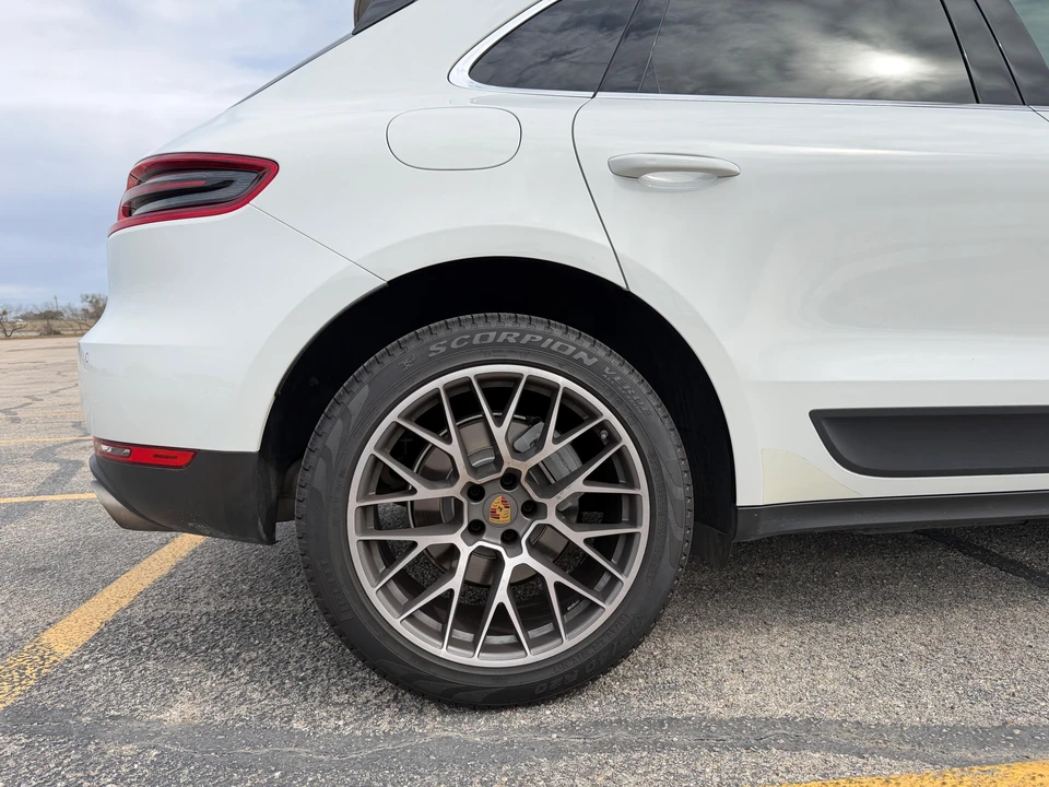 2017 Porsche Macan S - Image 25 of 31