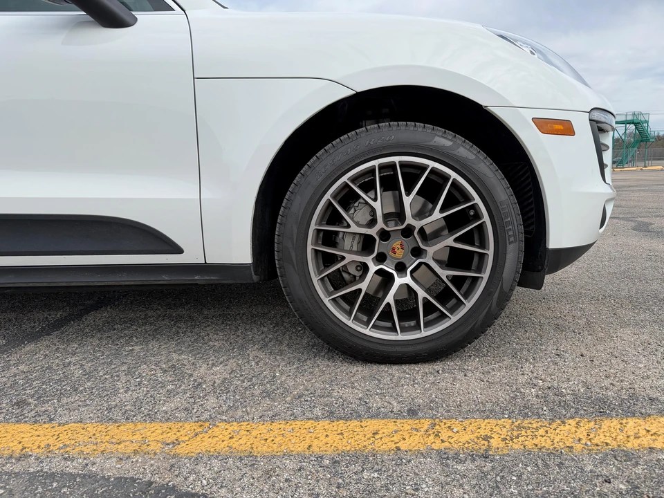 2017 Porsche Macan S - Image 26 of 31