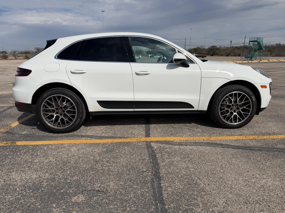 2017 Porsche Macan S - Image 9 of 31