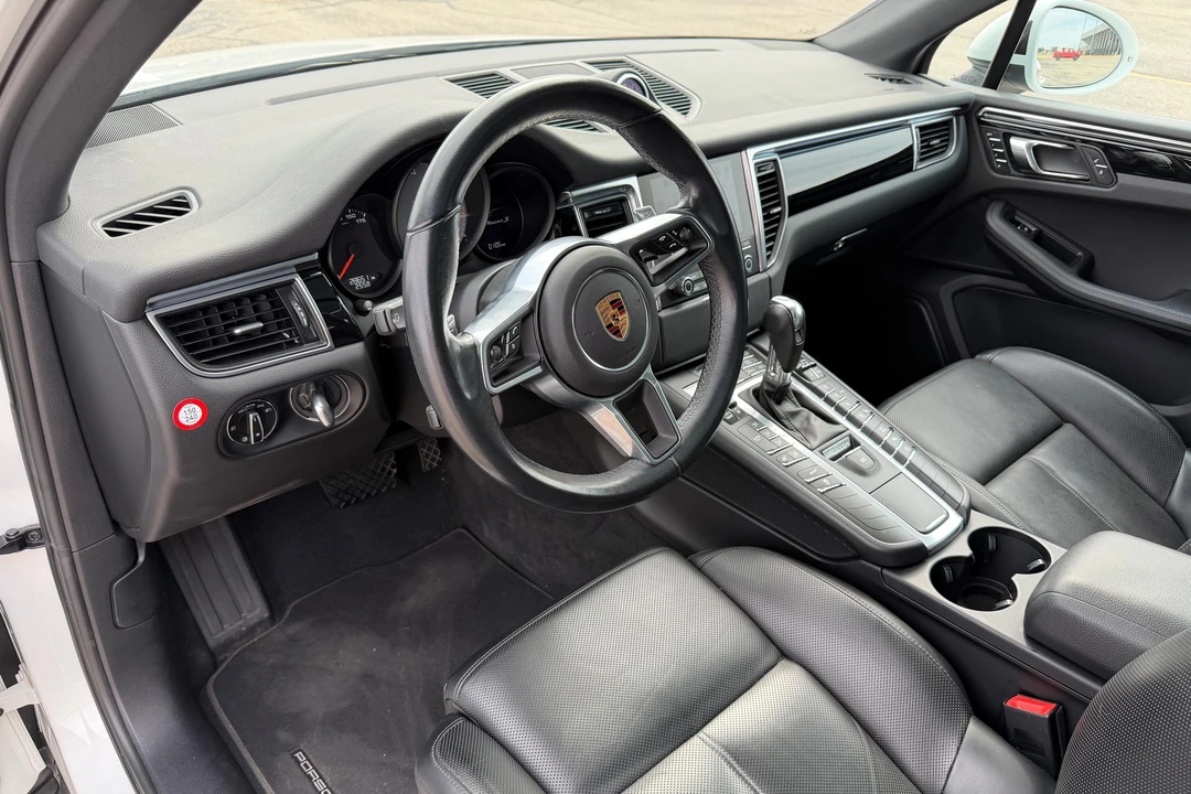2017 Porsche Macan S - Image 27 of 31