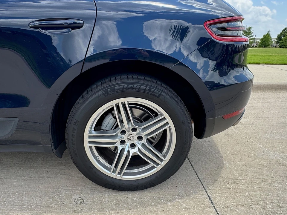 2017 Porsche Macan S - Image 26 of 31