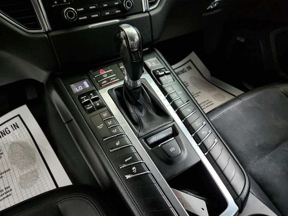 2017 Porsche Macan S - Image 19 of 21