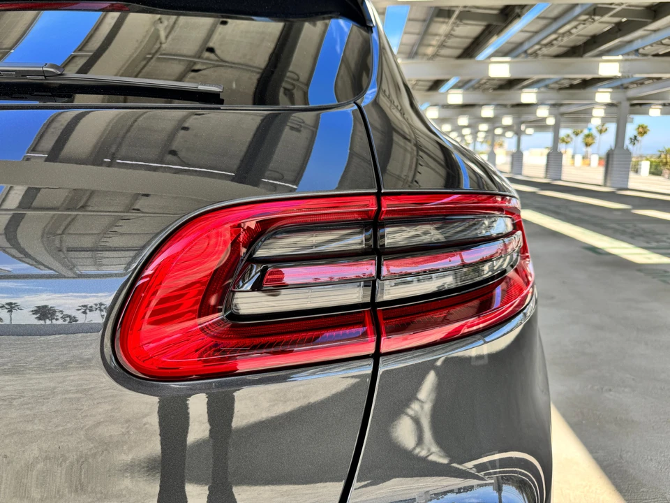 2017 Porsche Macan S - Image 27 of 31