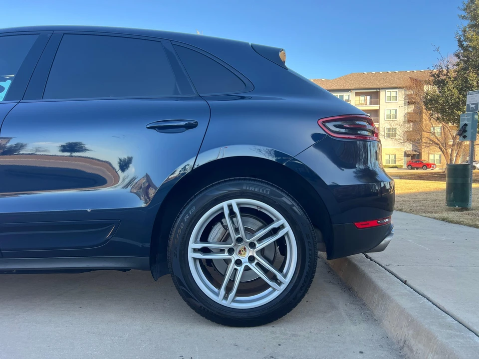 2017 Porsche Macan S - Image 24 of 31