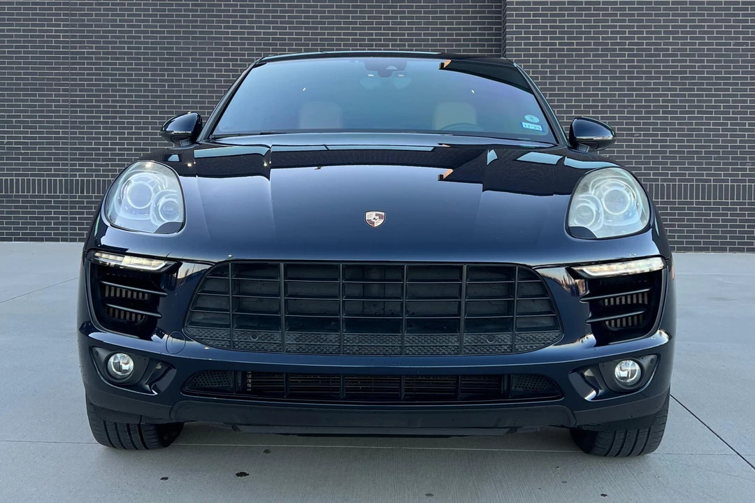 2017 Porsche Macan S - Image 2 of 31