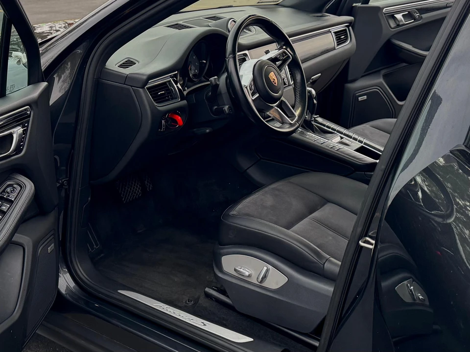 2017 Porsche Macan S - Image 28 of 31