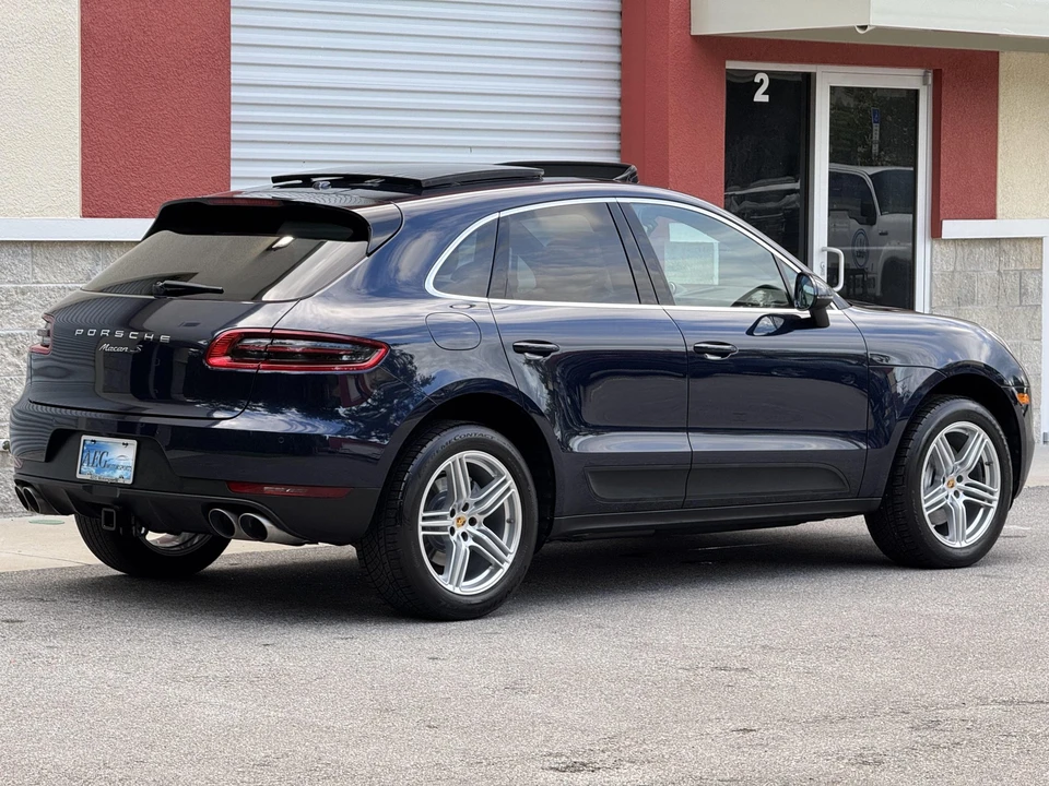 2017 Porsche Macan S - Image 24 of 31