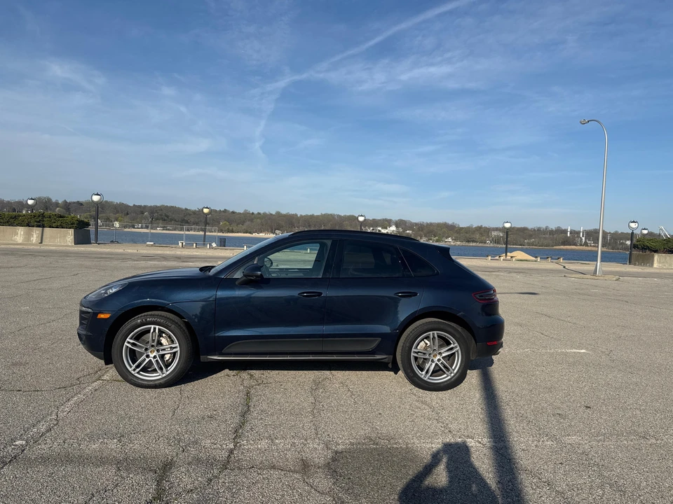 2017 Porsche Macan S - Image 8 of 31