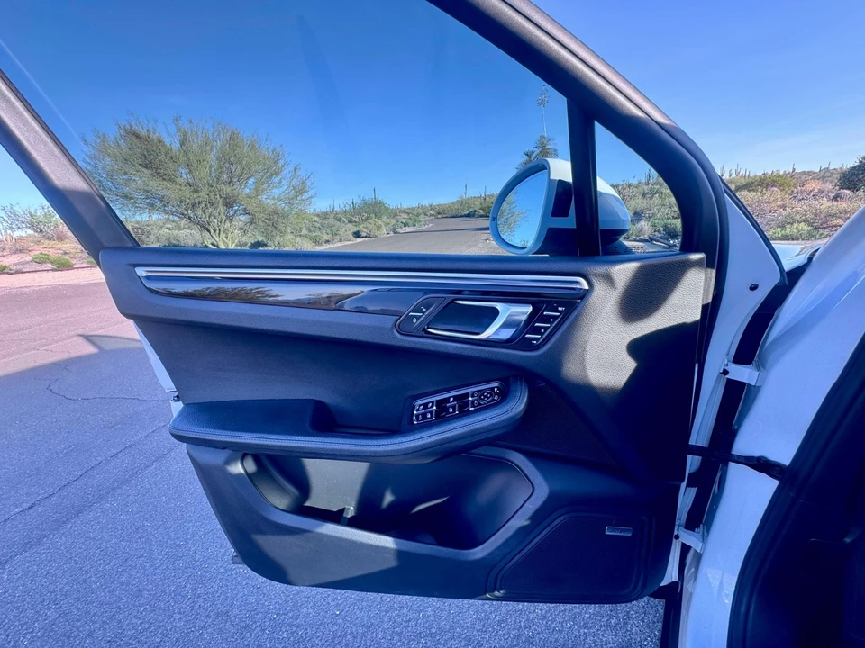 2017 Porsche Macan S - Image 20 of 21