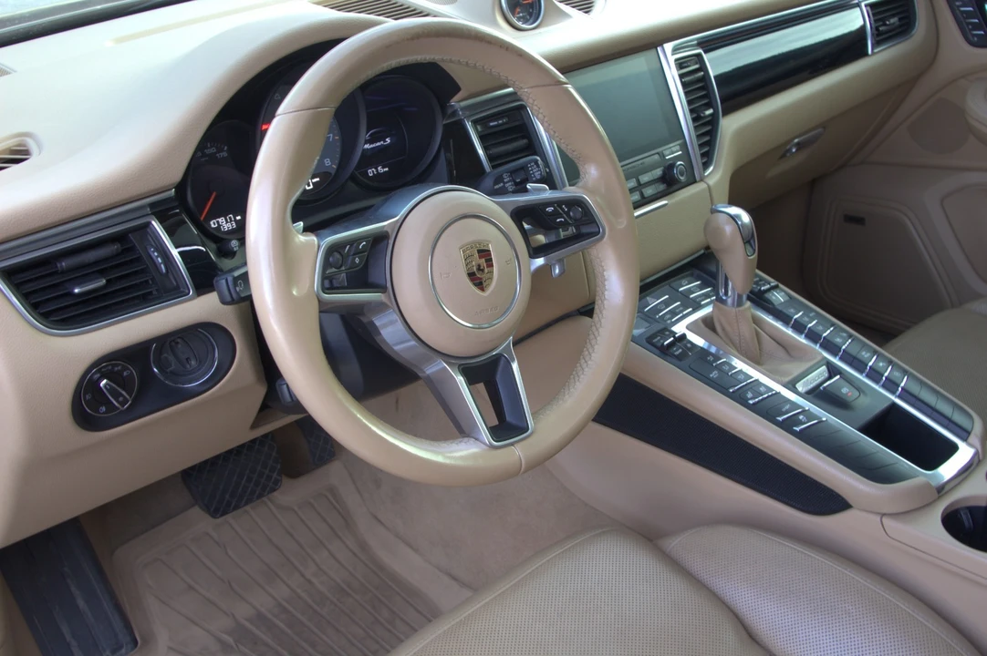 2017 Porsche Macan S - Image 27 of 31