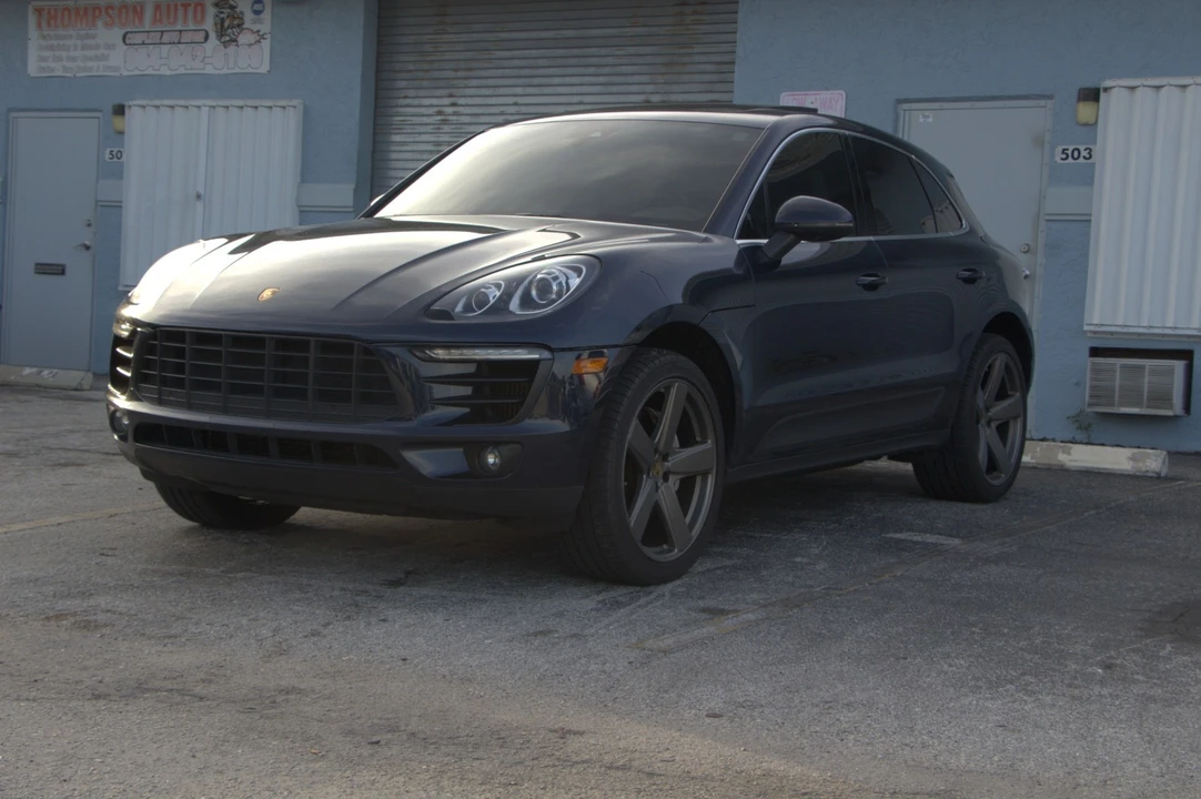 2017 Porsche Macan S - Image 2 of 31