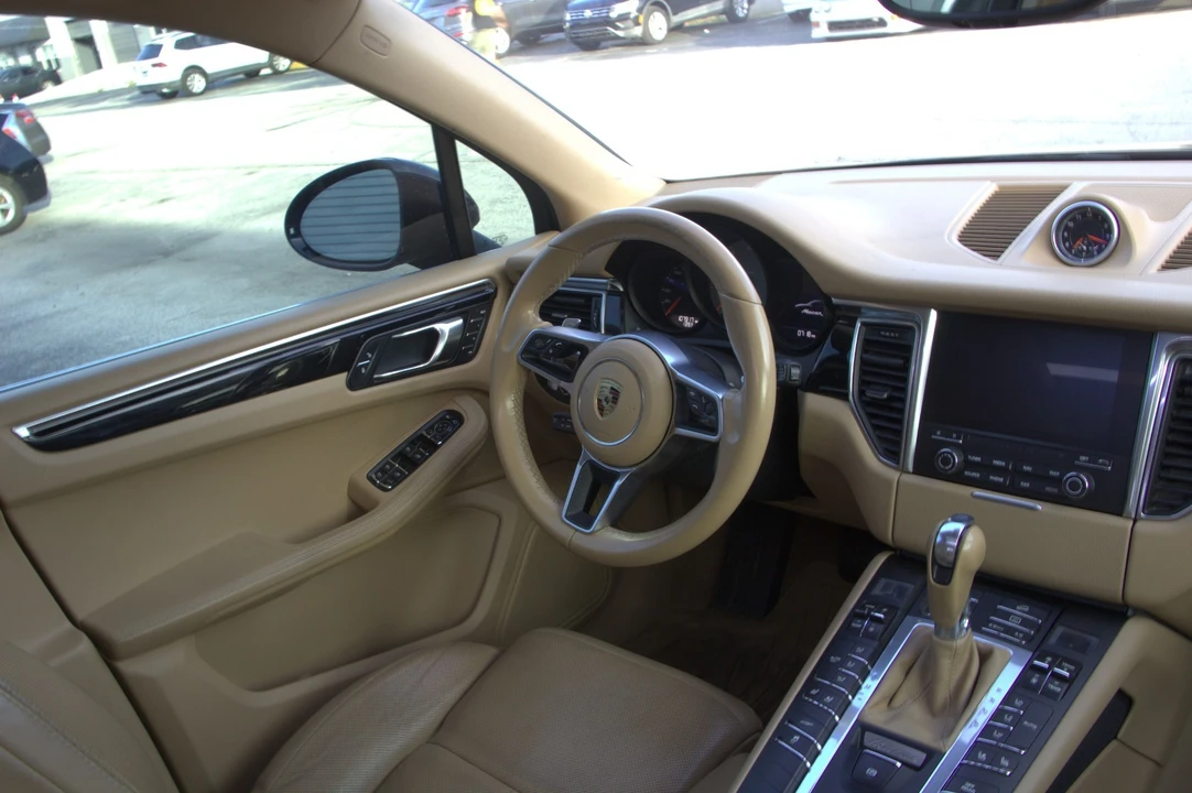 2017 Porsche Macan S - Image 26 of 31