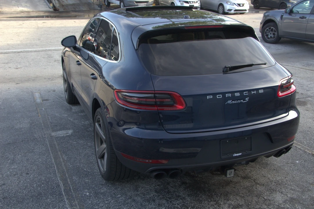 2017 Porsche Macan S - Image 8 of 31