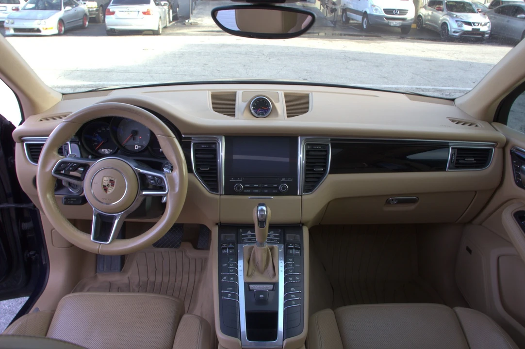 2017 Porsche Macan S - Image 25 of 31