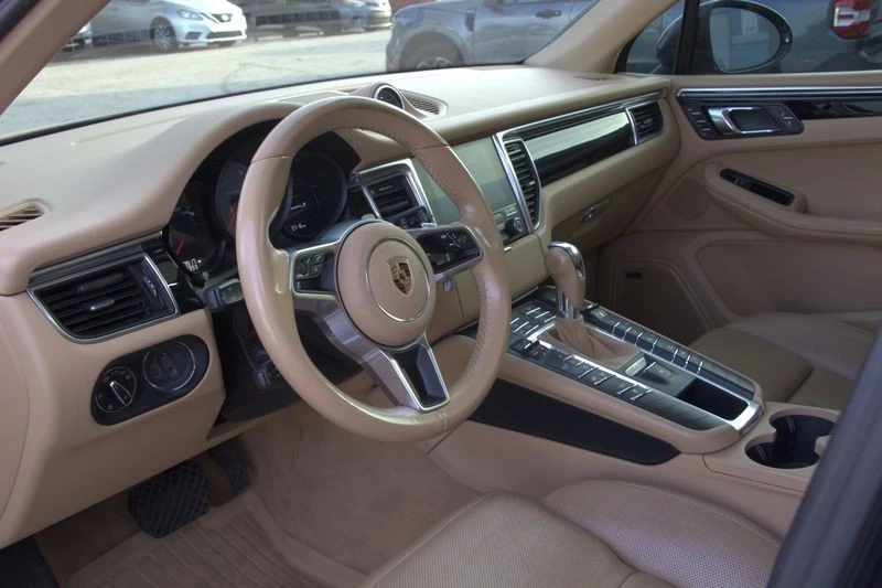 2017 Porsche Macan S - Image 28 of 31