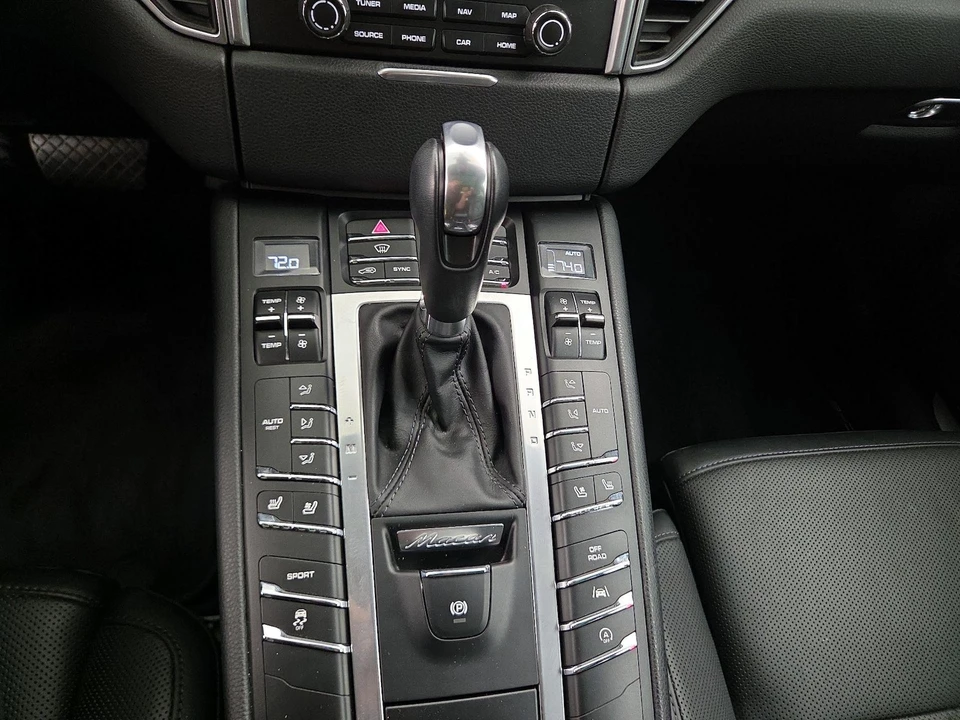 2017 Porsche Macan S - Image 18 of 27