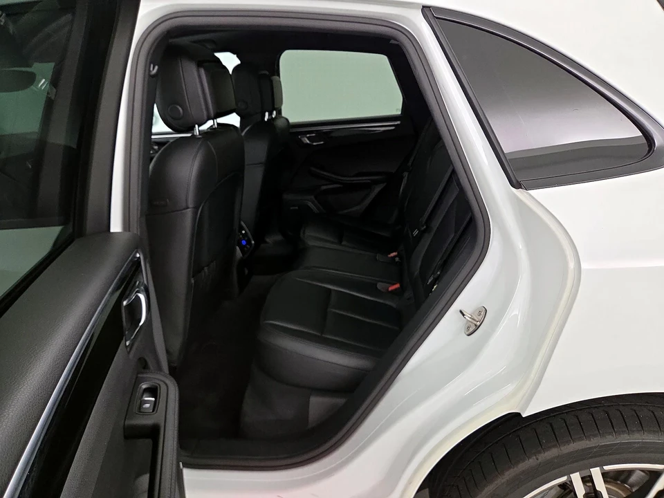 2017 Porsche Macan S - Image 20 of 27