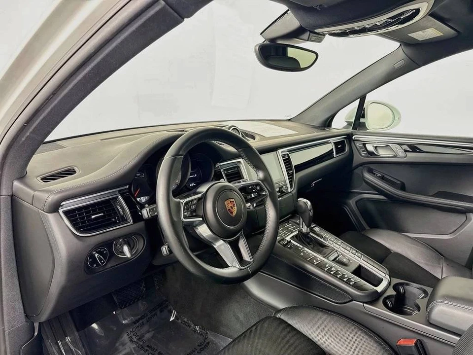 2017 Porsche Macan S - Image 4 of 5