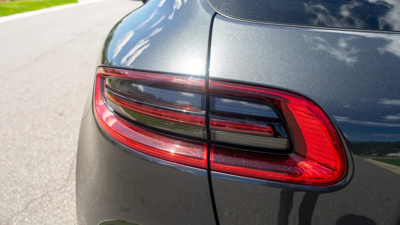 2017 Porsche Macan S - Image 18 of 31