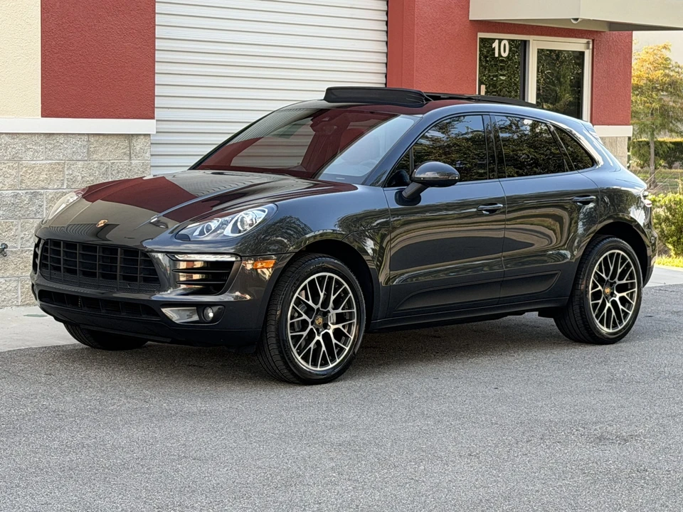 2017 Porsche Macan S - Image 2 of 31