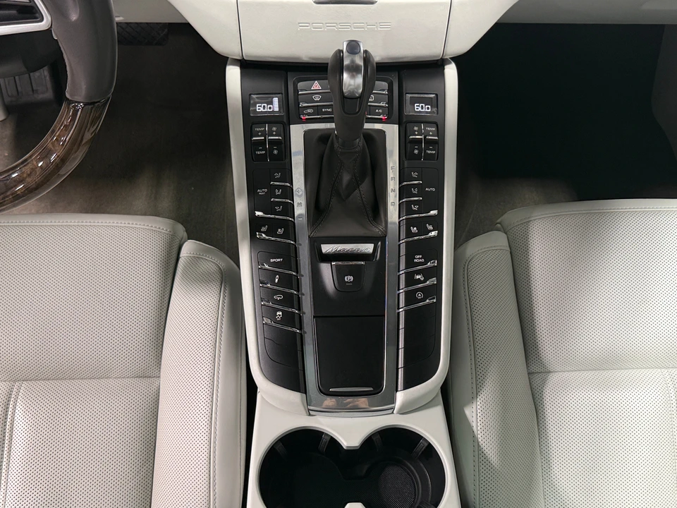 2017 Porsche Macan S - Image 9 of 31