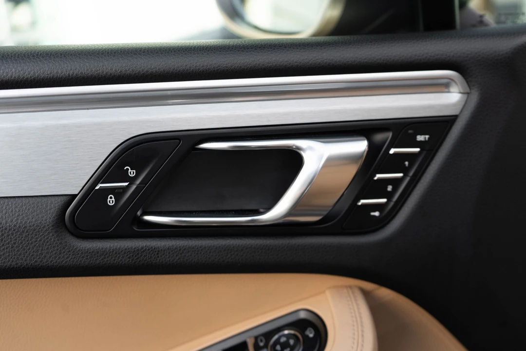 2017 Porsche Macan S - Image 9 of 31