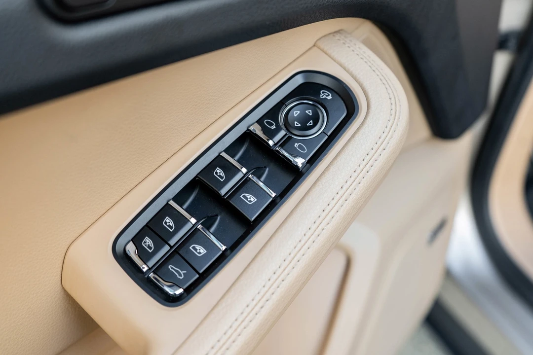 2017 Porsche Macan S - Image 10 of 31