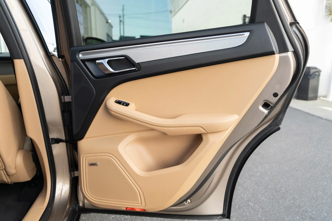 2017 Porsche Macan S - Image 29 of 31