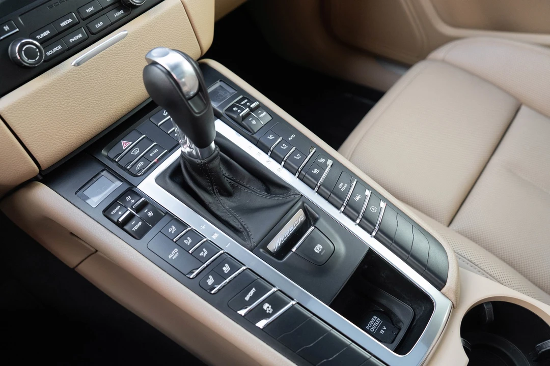 2017 Porsche Macan S - Image 19 of 31