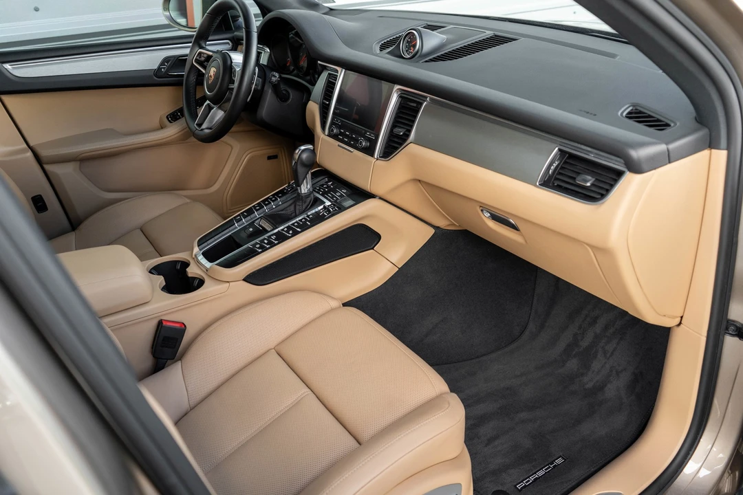 2017 Porsche Macan S - Image 23 of 31