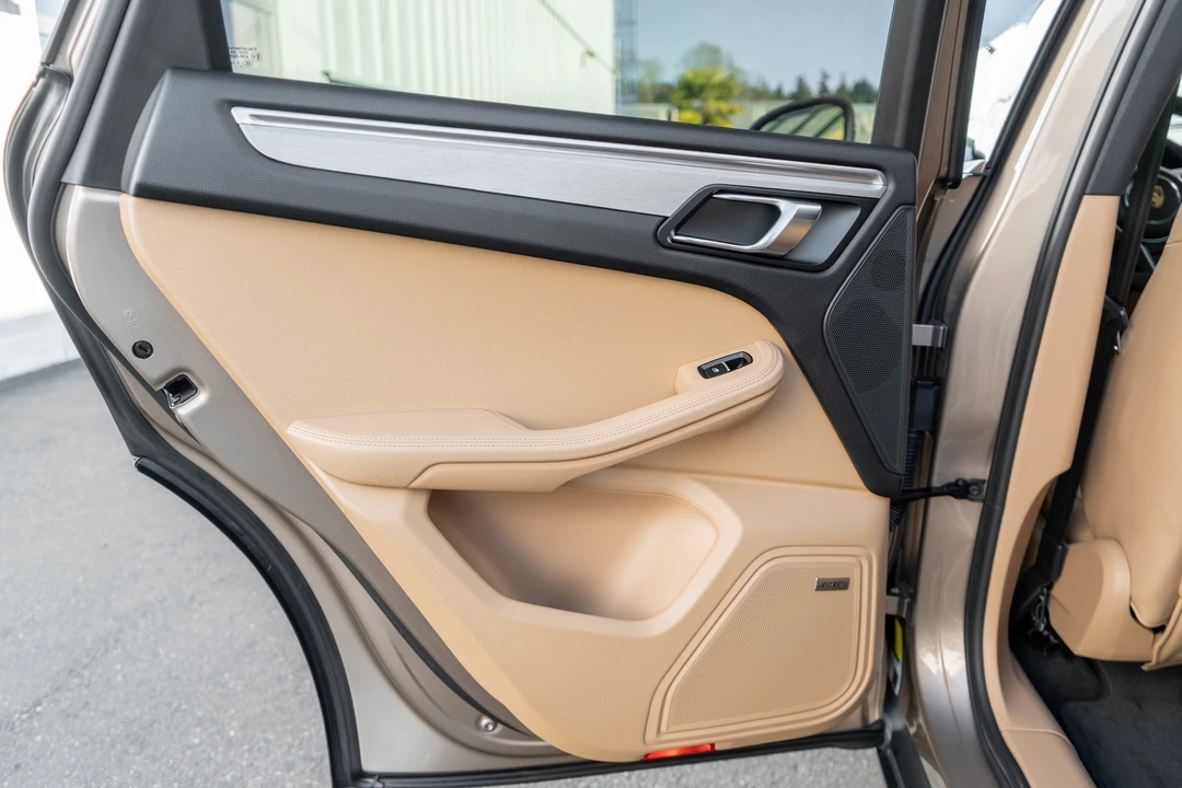 2017 Porsche Macan S - Image 22 of 31