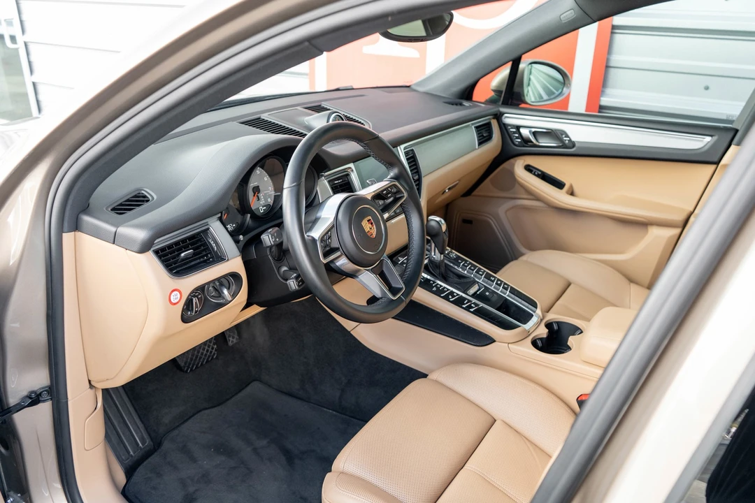 2017 Porsche Macan S - Image 7 of 31