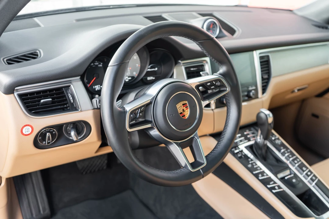 2017 Porsche Macan S - Image 11 of 31