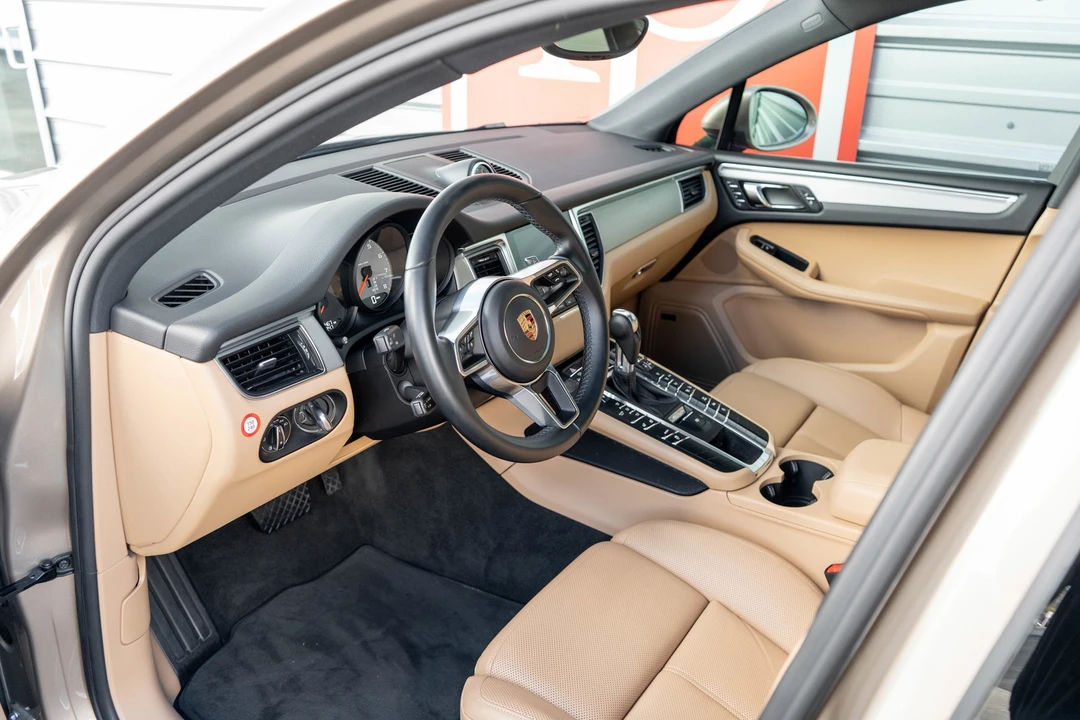 2017 Porsche Macan S - Image 7 of 31