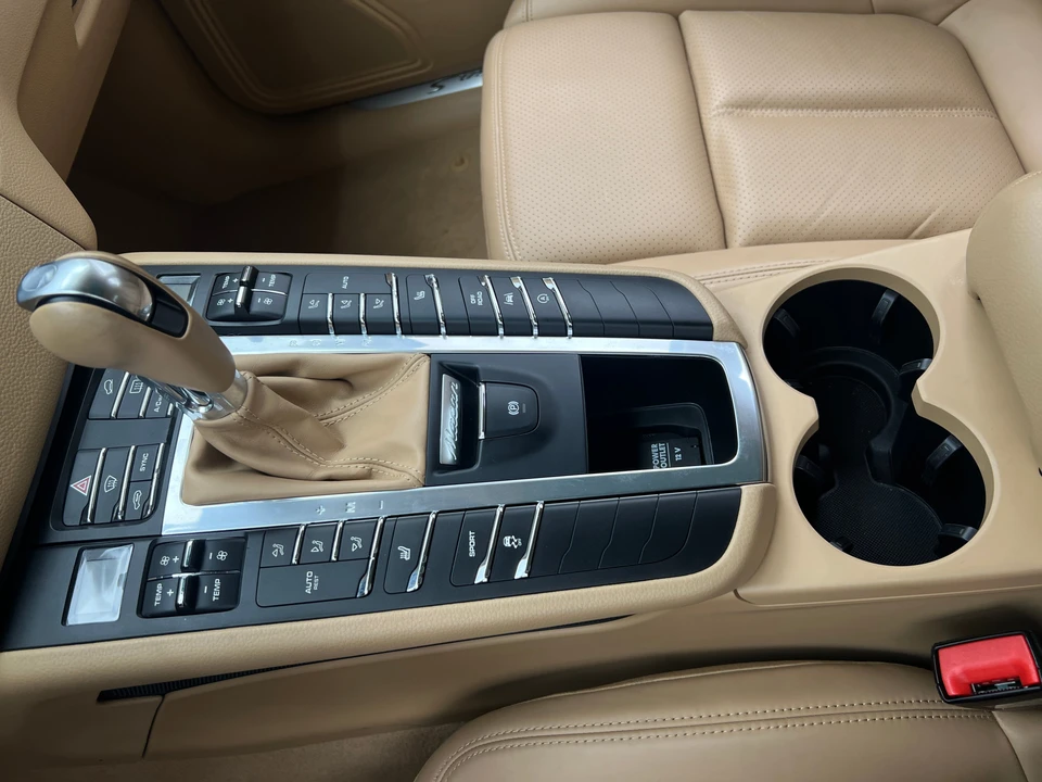 2017 Porsche Macan S - Image 7 of 31